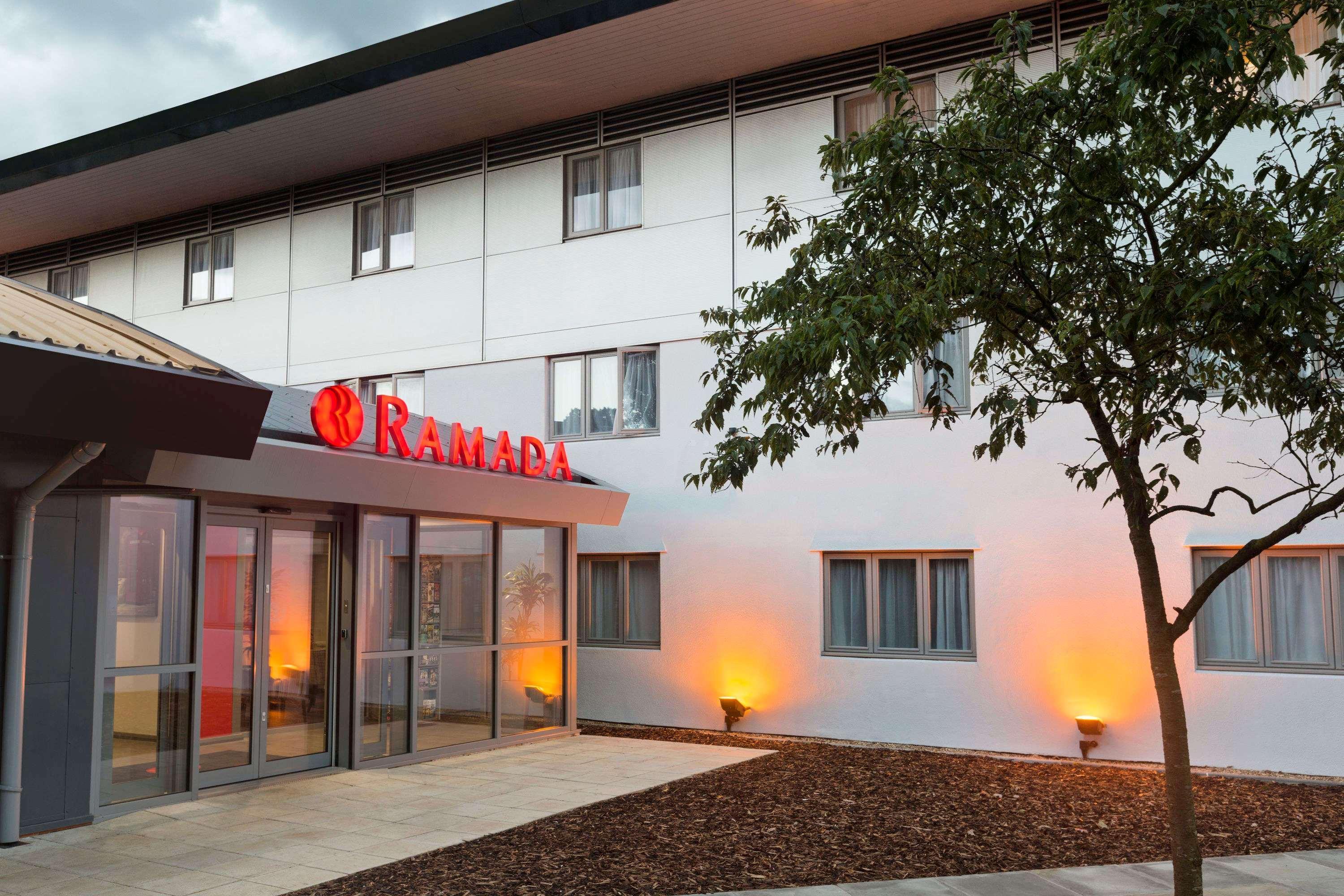 Ramada London South Mimms Hotel Potters Bar Buitenkant foto