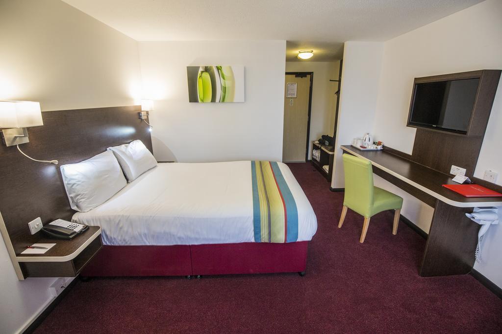 Ramada London South Mimms Hotel Potters Bar Buitenkant foto